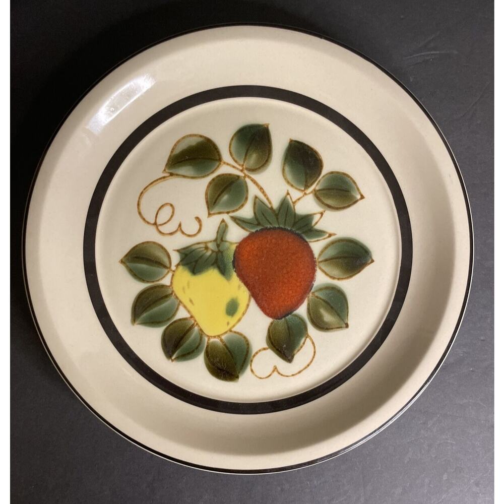 Sears Strawberries Freezer to Oven Stoneware Japan 10 7/8" One Dinner Plate